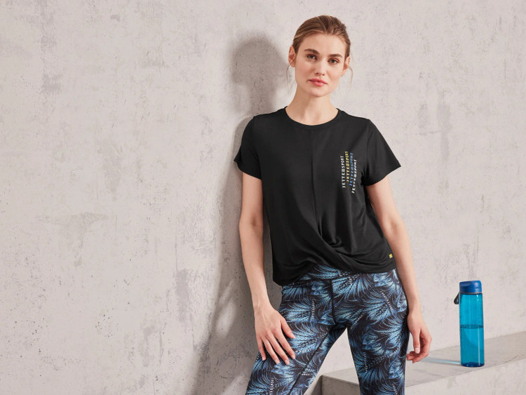 خرید تیشرت ورزشی زنانه/ برند کریویت آلمان/ رنگ مشکی/جنس پلی استر و الاستان/صبامی نمای تنخور