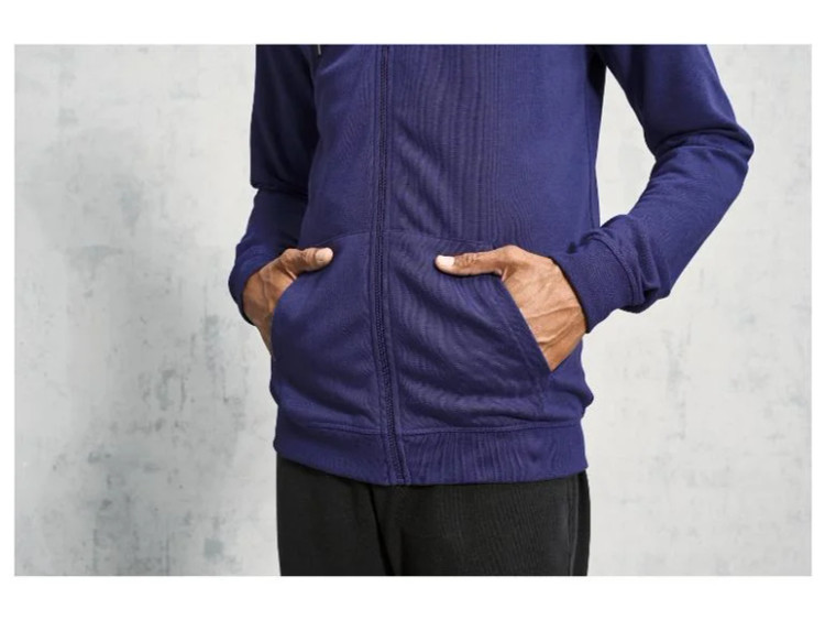 خرید سویشرت مردانه کریویت سرمه ای روشن با طراحی ساده، راحت و کیفیت بالا نمای جیب | صبامی