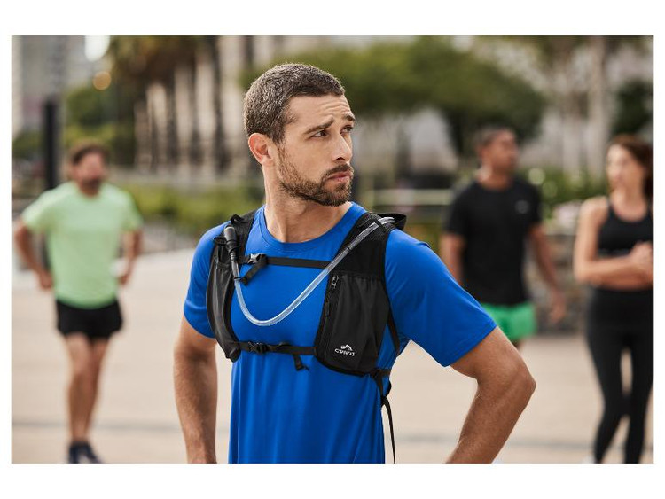 تیشرت مردانه ورزشی Crivit رنگ آبی کاربنی مناسب باشگاه و استفاده روزمره نمای بالا تنه | صبامی