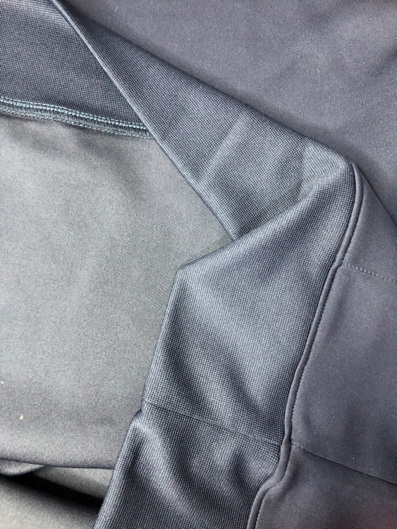 خرید هودی مردانه Crivit سرمهای با پارچه تریکوی ضخیم و جیب کانگرو، کلاه با بند قابل تنظیم، مناسب استفاده روزمره و ورزش سبک نمای پارچه | صبامی