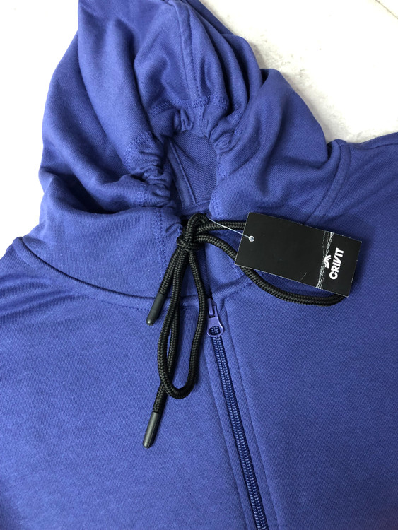 خرید سویشرت مردانه کریویت سرمه ای روشن با طراحی ساده، راحت و کیفیت بالا نمای یقه | صبامی