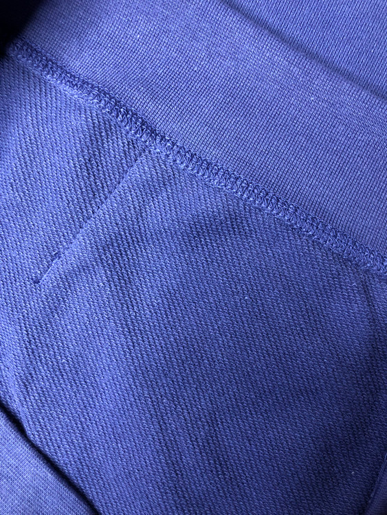 خرید سویشرت مردانه کریویت سرمه ای روشن با طراحی ساده، راحت و کیفیت بالا نمای پارچه | صبامی