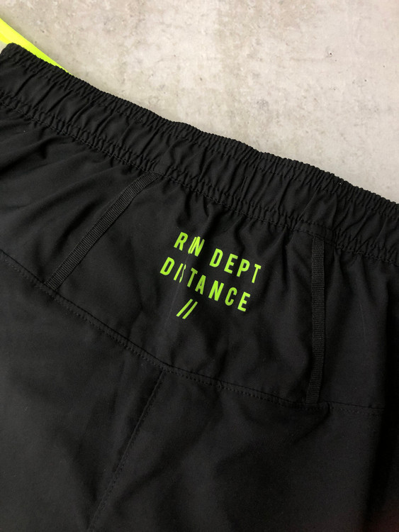 خرید شلوارک ورزشی مردانه کریویت (Crivit) آلمان – مشکی کشالهدار با آستر داخلی و زیپ YKK | نمای پشت | صبامی