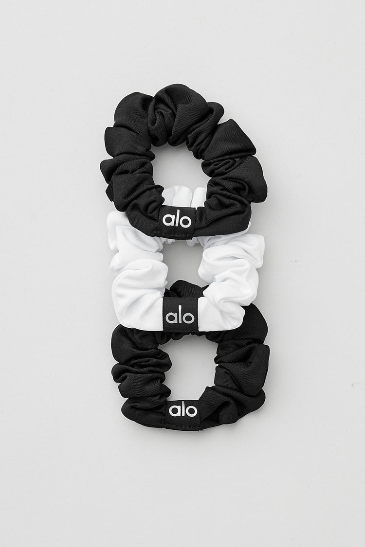 کش موی ورزشی زنانه Alo Yoga Fresh Mini Scrunchie پک ۳ عددی مشکی و سفید اورجینال/صبامی