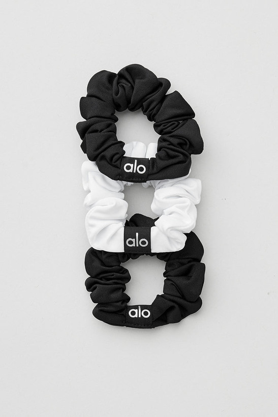 کش موی ورزشی زنانه Alo Yoga Fresh Mini Scrunchie پک ۳ عددی مشکی و سفید اورجینال/صبامی